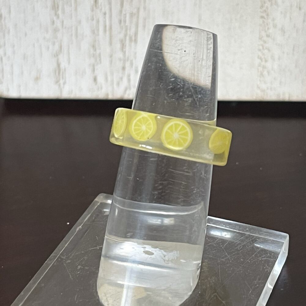 Lemon Slices Lucite Ring Size 6, Summer tropical beach, vintage, retro, boho.